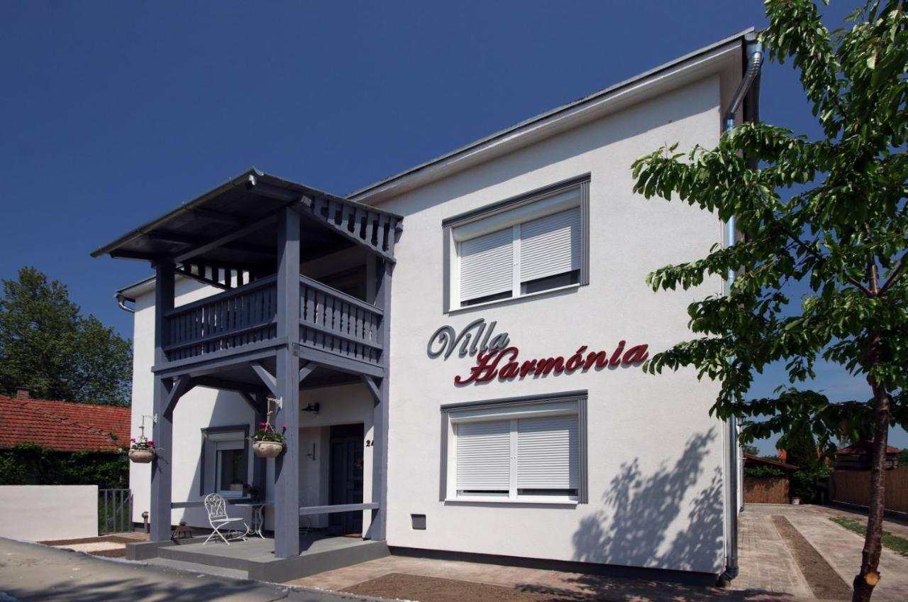 Villa Harmonia Gyula Exterior photo